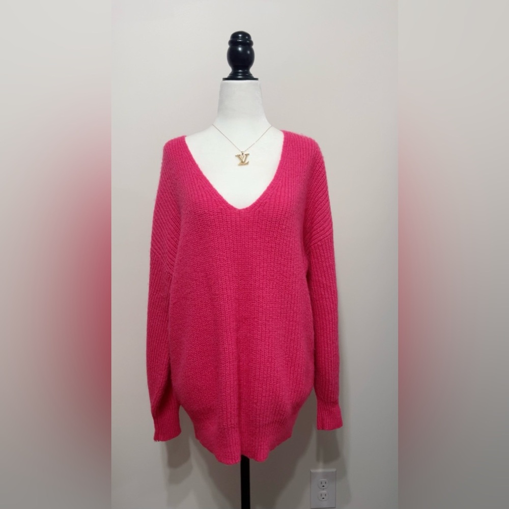 Elena Wang  V-Neck Sweater